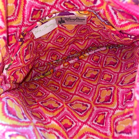 Vera Bradley x Disney parks - Picture 3 of 6
